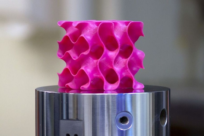 Graphene in 3D c&oacute; cấu tr&uacute;c giống bọt biển m&agrave;u hồng