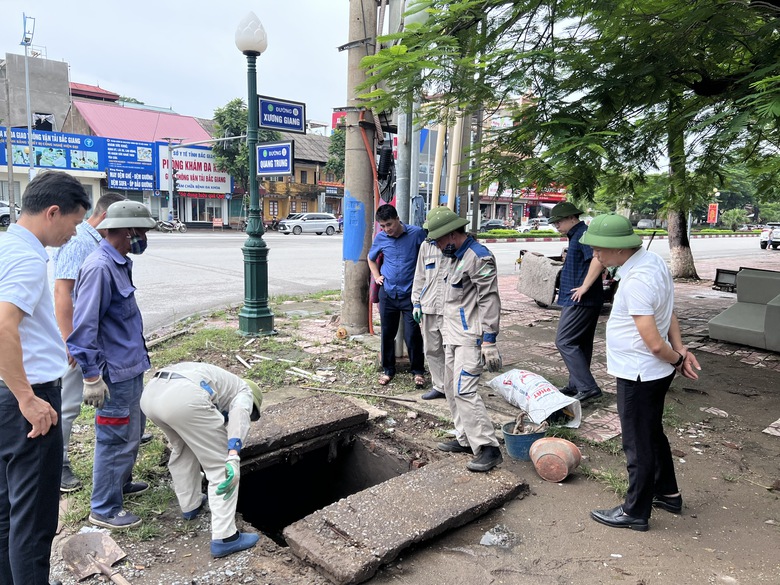 Bắc Ninh: Nạo vét cống thoát nước, xử lý dứt điểm ngập úng tại phường Bắc Giang- Ảnh 3. Bắc Ninh: Nạo vét cống thoát nước, xử lý dứt điểm ngập úng tại phường Bắc Giang- Ảnh 3.