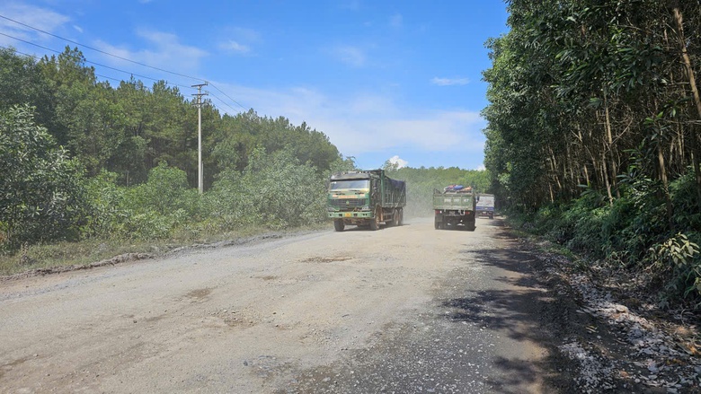 To&agrave;n cảnh tỉnh lộ xuống cấp, tiềm ẩn tai nạn ở Huế vừa được ph&ecirc; duyệt đầu tư 71 tỷ đồng- Ảnh 12.