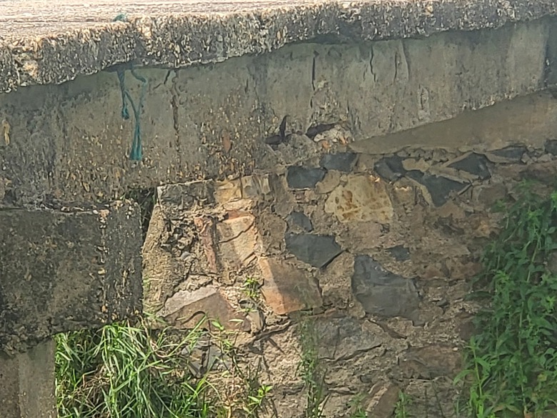 Nhiều cầu dân sinh tại Hà Tĩnh xuống cấp nghiêm trọng, người dân thấp thỏm mùa mưa lũ- Ảnh 3. Nhiều cầu dân sinh tại Hà Tĩnh xuống cấp nghiêm trọng, người dân thấp thỏm mùa mưa lũ- Ảnh 3.