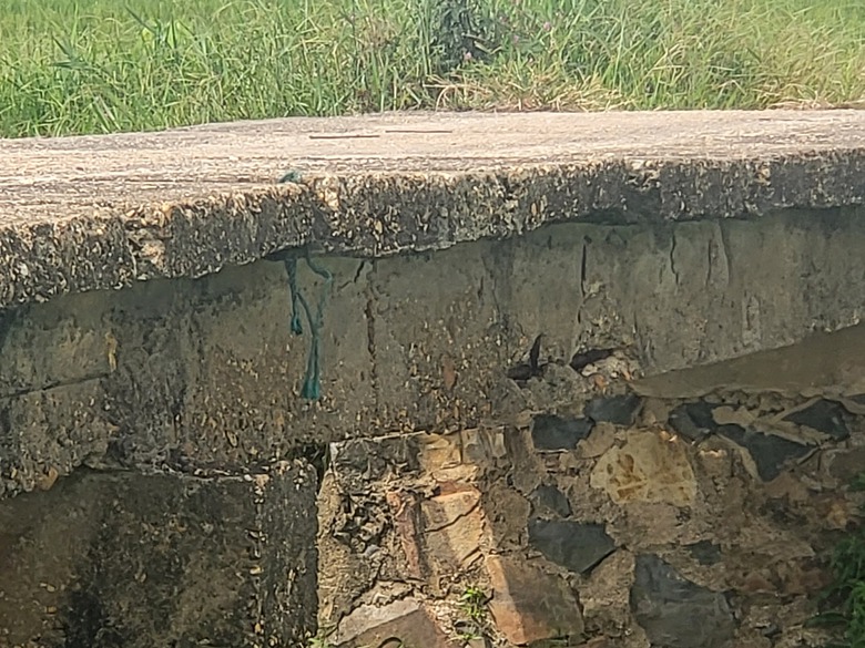 Nhiều cầu dân sinh tại Hà Tĩnh xuống cấp nghiêm trọng, người dân thấp thỏm mùa mưa lũ- Ảnh 2. Nhiều cầu dân sinh tại Hà Tĩnh xuống cấp nghiêm trọng, người dân thấp thỏm mùa mưa lũ- Ảnh 2.