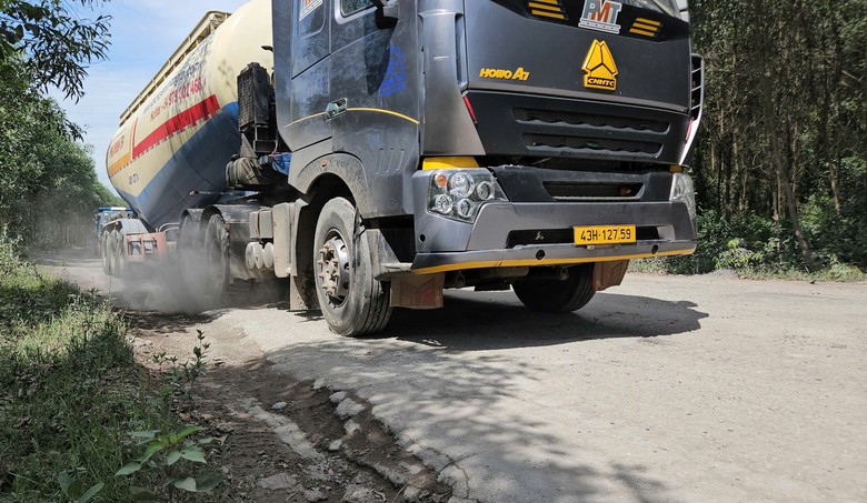 To&agrave;n cảnh tỉnh lộ xuống cấp, tiềm ẩn tai nạn ở Huế vừa được ph&ecirc; duyệt đầu tư 71 tỷ đồng- Ảnh 5.