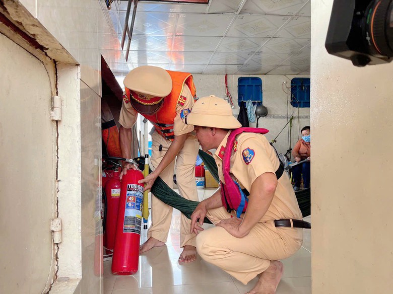 Kiểm tra gần 500 phương tiện thủy tại Đồng Nai ph&aacute;t hiện h&agrave;ng loạt vi phạm- Ảnh 3.