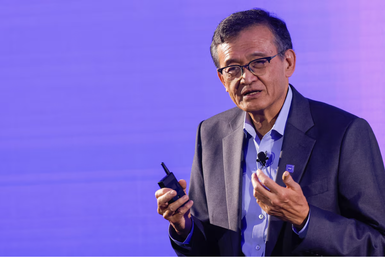 Tổng thống Donald Trump y&ecirc;u cầu CEO Intel từ chức ngay lập tức- Ảnh 1.