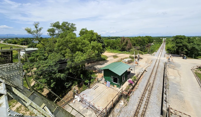 Cận cảnh c&ocirc;ng tr&igrave;nh dịch chuyển, mở rộng đường ngang c&ograve;n dở dang, chờ vốn ở Quảng Trị- Ảnh 5.