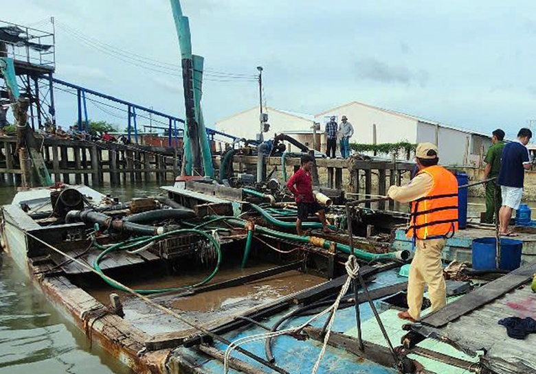 Đồng Th&aacute;p siết chặt quản l&yacute;, đẩy mạnh kiểm tra gi&aacute;m s&aacute;t khai th&aacute;c kho&aacute;ng sản- Ảnh 2.