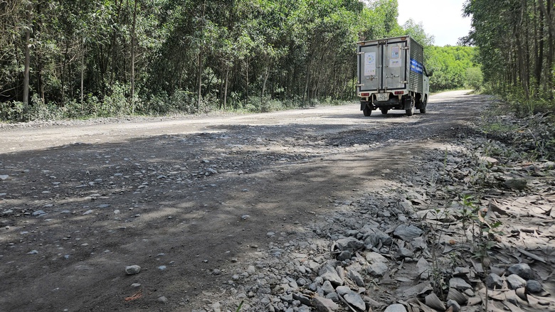 To&agrave;n cảnh tỉnh lộ xuống cấp, tiềm ẩn tai nạn ở Huế vừa được ph&ecirc; duyệt đầu tư 71 tỷ đồng- Ảnh 8.