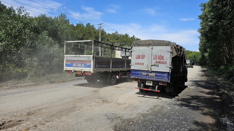 To&agrave;n cảnh tỉnh lộ xuống cấp, tiềm ẩn tai nạn ở Huế vừa được ph&ecirc; duyệt đầu tư 71 tỷ đồng- Ảnh 6.
