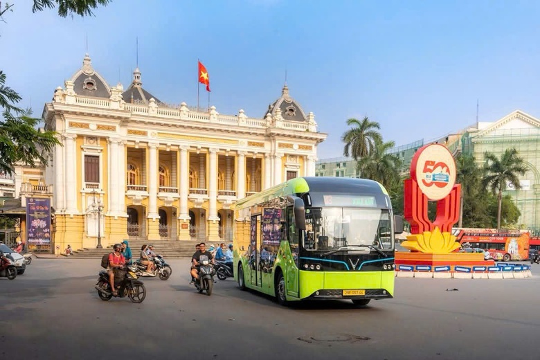 Hà Nội yêu cầu tăng cường các tuyến buýt kết nối Trung tâm Hội chợ triển lãm Quốc gia- Ảnh 1. Hà Nội yêu cầu tăng cường các tuyến buýt kết nối Trung tâm Hội chợ triển lãm Quốc gia- Ảnh 1.