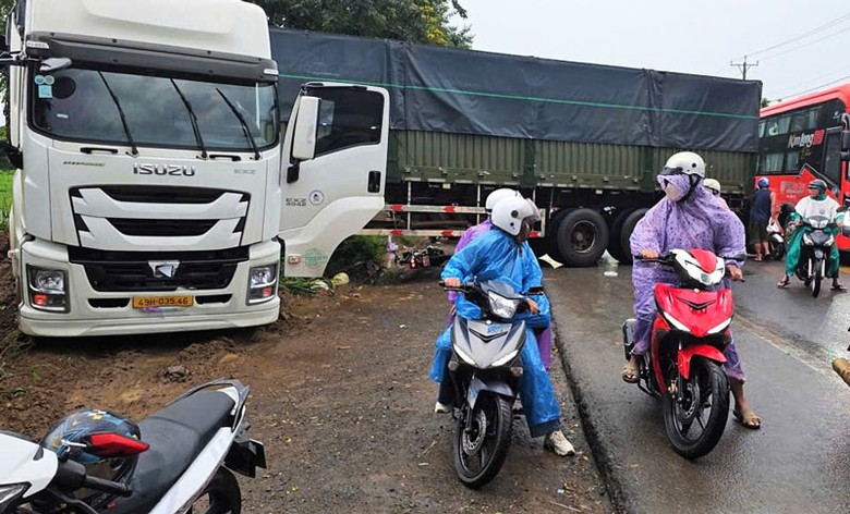 Vụ tai nạn khiến ba người thương vong.