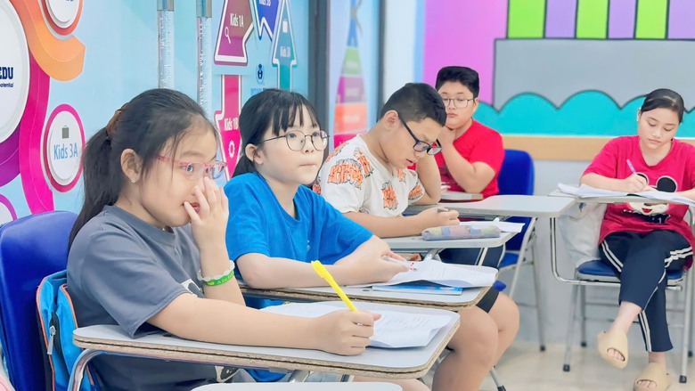 Được dạy nhiều m&ocirc;n học bằng tiếng nước ngo&agrave;i, học ph&iacute; phải minh bạch- Ảnh 2.