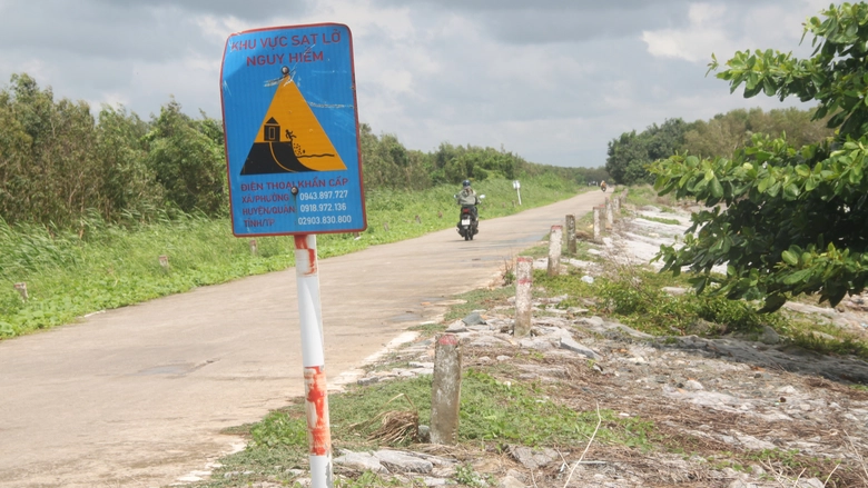 C&agrave; Mau chủ động ứng ph&oacute;, khắc phục sạt lở v&agrave; sụt l&uacute;n đất- Ảnh 2.