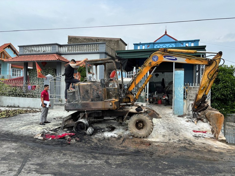Hải Ph&ograve;ng: Khởi tố đối tượng ph&oacute;ng hỏa m&aacute;y x&uacute;c, g&acirc;y thiệt hại 200 triệu đồng- Ảnh 1.