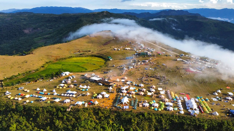 Quảng Ng&atilde;i đ&oacute;n gần 200.000 lượt kh&aacute;ch dịp Quốc kh&aacute;nh- Ảnh 1.