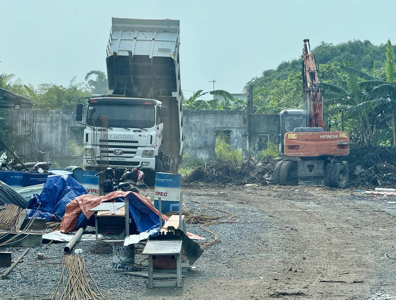 Tất bật thi c&ocirc;ng hương lộ 15 kết nối đường tỉnh 768 đến bến ph&agrave; B&igrave;nh Ninh đi TP.HCM- Ảnh 2.