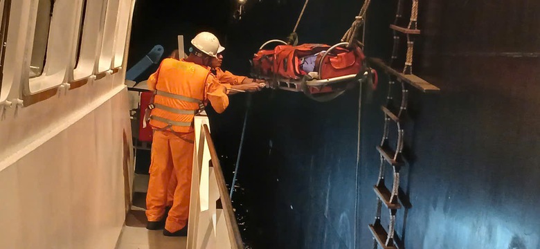 Cứu th&agrave;nh c&ocirc;ng 20 thuyền vi&ecirc;n tr&ecirc;n t&agrave;u chở dầu bị ch&aacute;y tr&ecirc;n v&ugrave;ng biển Vũng T&agrave;u- Ảnh 1.