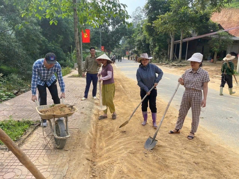 A group of people digging in the dirt  AI-generated content may be incorrect.