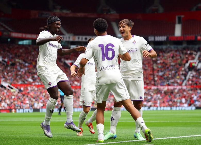 MU n&acirc;ng c&uacute;p sau loạt đấu s&uacute;ng nghẹt thở trước Fiorentina- Ảnh 1.