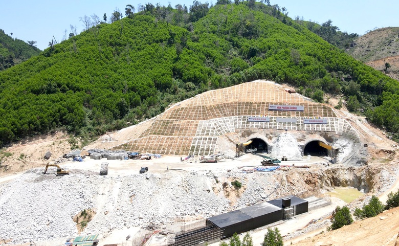 Thi c&ocirc;ng xuy&ecirc;n lễ, quyết t&acirc;m th&ocirc;ng hầm Phượng Ho&agrave;ng trong th&aacute;ng 11- Ảnh 1.