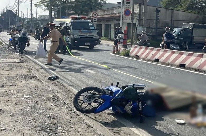 Hiện trường vụ tai nạn khiến người đàn ông tử vong tại chỗ - Ảnh: HT. Hiện trường vụ tai nạn khiến người đàn ông tử vong tại chỗ - Ảnh: HT.