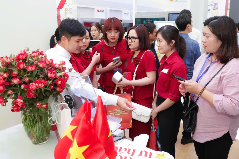 Quầy giao dịch th&ocirc;ng minh của Agribank sẽ phủ s&oacute;ng to&agrave;n quốc với 2.200 điểm giao dịch- Ảnh 5.