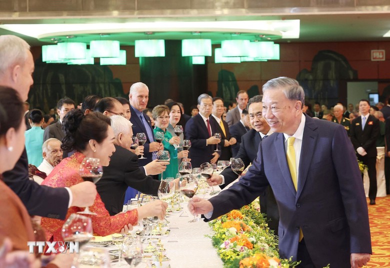 Chủ tịch nước: Kh&aacute;t vọng h&ugrave;ng cường, Việt Nam sẽ tiếp tục chinh phục những đỉnh cao mới- Ảnh 4.