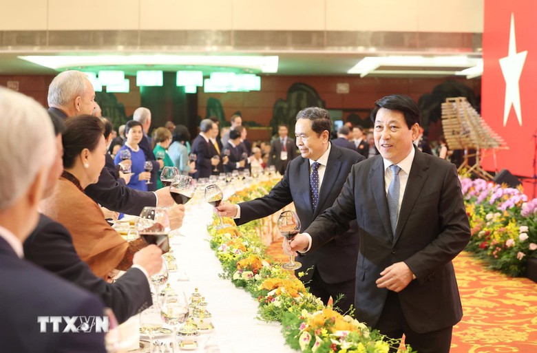 Chủ tịch nước: Kh&aacute;t vọng h&ugrave;ng cường, Việt Nam sẽ tiếp tục chinh phục những đỉnh cao mới- Ảnh 5.