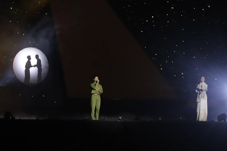 Gần 3.000 nghệ sĩ tái hiện 80 năm hành trình dân tộc qua chương trình nghệ thuật đặc biệt- Ảnh 6. Gần 3.000 nghệ sĩ tái hiện 80 năm hành trình dân tộc qua chương trình nghệ thuật đặc biệt- Ảnh 6.