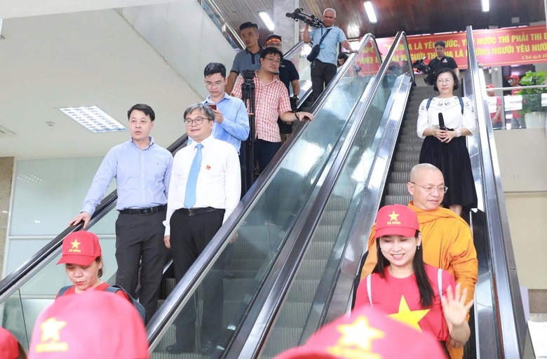 H&agrave; Nội trọng thị đ&oacute;n c&aacute;c đo&agrave;n đại biểu về dự kỷ niệm 80 năm Quốc kh&aacute;nh 2/9- Ảnh 2.
