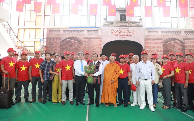 H&agrave; Nội trọng thị đ&oacute;n c&aacute;c đo&agrave;n đại biểu về dự kỷ niệm 80 năm Quốc kh&aacute;nh 2/9- Ảnh 1.
