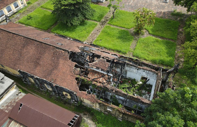 Huế: Cận cảnh di t&iacute;ch Quốc Tử Gi&aacute;m trước ng&agrave;y được tr&ugrave;ng tu- Ảnh 4.