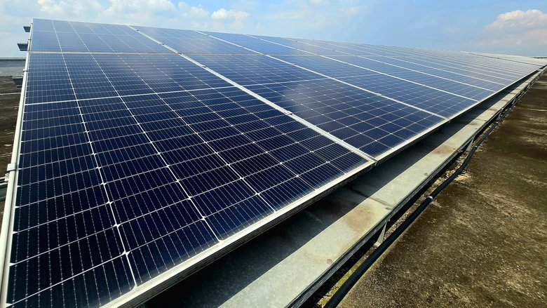 EVN đề xuất: Lắp đặt điện mặt trời m&aacute;i nh&agrave; kh&ocirc;ng đăng k&yacute; l&agrave; vi phạm- Ảnh 1.