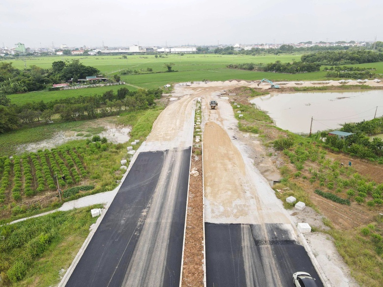 Cận cảnh đường hơn 460 tỷ đồng ở Bắc Ninh sau hơn 5 tháng thi công- Ảnh 4. Cận cảnh đường hơn 460 tỷ đồng ở Bắc Ninh sau hơn 5 tháng thi công- Ảnh 4.