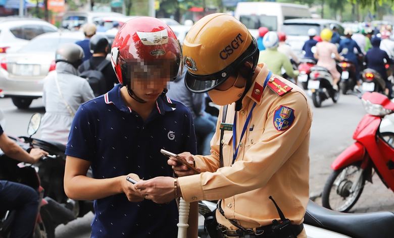 Qu&ecirc;n mật khẩu VNeID v&agrave; GPLX vật l&yacute;, chứng minh thế n&agrave;o?- Ảnh 1.