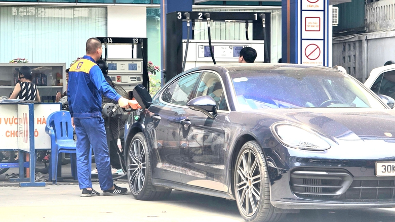 Gi&aacute; xăng giảm sau 3 kỳ tăng li&ecirc;n tiếp- Ảnh 1.