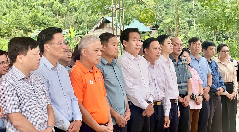 L&agrave;o Cai tưởng niệm một năm thảm họa lũ qu&eacute;t L&agrave;ng Nủ- Ảnh 1.