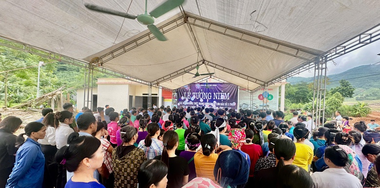 L&agrave;o Cai tưởng niệm một năm thảm họa lũ qu&eacute;t L&agrave;ng Nủ- Ảnh 2.