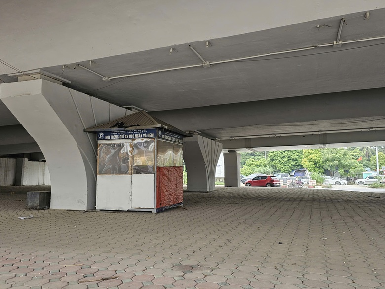 Sau vụ ch&aacute;y dưới gầm cầu Vĩnh Tuy, 3/4 b&atilde;i xe bị "x&oacute;a sổ"- Ảnh 13.