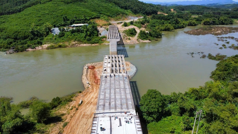 Cầu 280 tỷ đồng ở Đ&agrave; Nẵng thi c&ocirc;ng cầm chừng, chủ đầu tư n&oacute;i g&igrave;?- Ảnh 1.