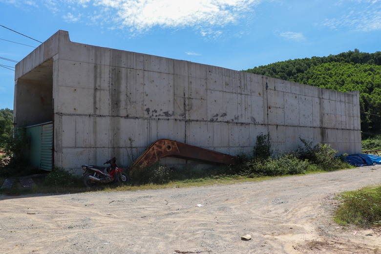 Cầu 280 tỷ đồng ở Đ&agrave; Nẵng thi c&ocirc;ng cầm chừng, chủ đầu tư n&oacute;i g&igrave;?- Ảnh 2.