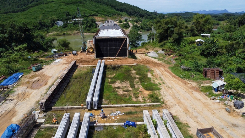 Cầu 280 tỷ đồng ở Đ&agrave; Nẵng thi c&ocirc;ng cầm chừng, chủ đầu tư n&oacute;i g&igrave;?- Ảnh 6.