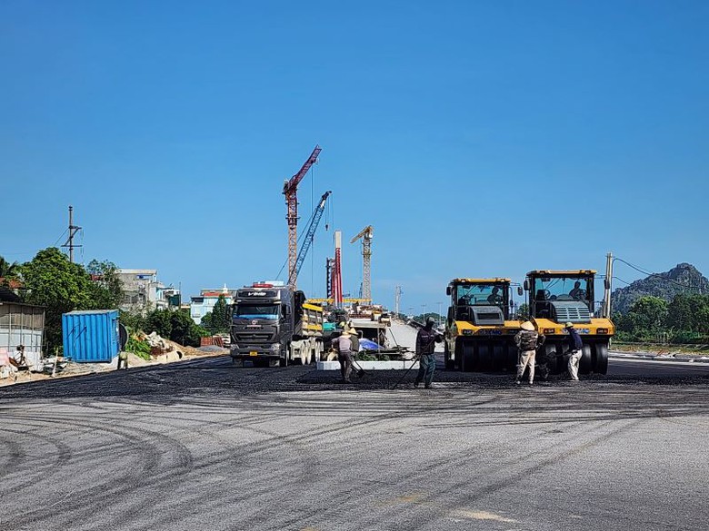 Thanh H&oacute;a: Cầu vượt đường sắt Bắc - Nam tăng tốc về đ&iacute;ch, th&ocirc;ng xe đ&uacute;ng hẹn th&aacute;ng 12- Ảnh 3.