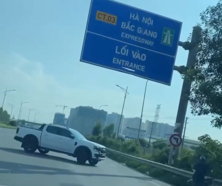 Xử l&yacute; nghi&ecirc;m t&agrave;i xế &ocirc; t&ocirc; quay đầu đi ngược chiều tr&ecirc;n cao tốc H&agrave; Nội - Bắc Giang- Ảnh 1.