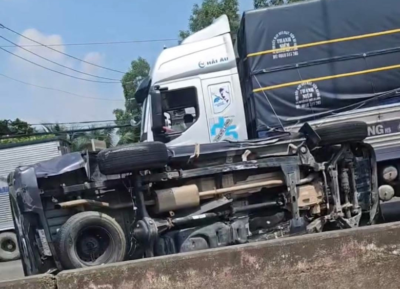 Đồng Nai: Tai nạn liên hoàn giữa 8 ô tô trên QL51, giao thông ùn tắc nhiều giờ- Ảnh 1. Đồng Nai: Tai nạn liên hoàn giữa 8 ô tô trên QL51, giao thông ùn tắc nhiều giờ- Ảnh 1.