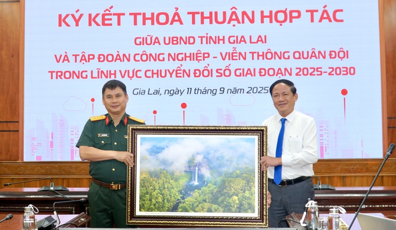 Gia Lai - Viettel k&yacute; kết hợp t&aacute;c chuyển đổi số giai đoạn 2025-2030- Ảnh 5.