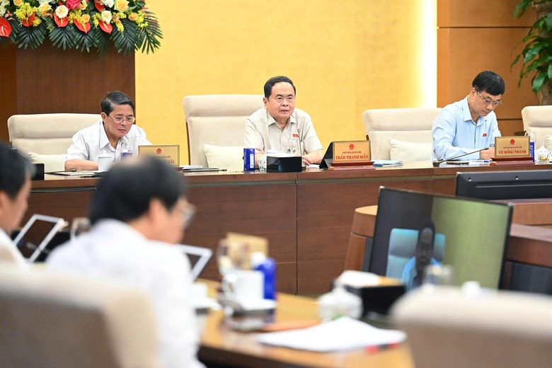 Cử tri phấn khởi, tự h&agrave;o sau chuỗi hoạt động kỷ niệm 80 năm Quốc kh&aacute;nh- Ảnh 2.