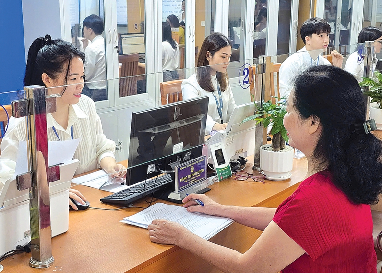 Văn ph&ograve;ng Bộ X&acirc;y dựng chủ tr&igrave;, phối hợp với c&aacute;c cơ quan, đơn vị tập trung ưu ti&ecirc;n giải quyết thủ tục h&agrave;nh ch&iacute;nh cho người d&acirc;n, doanh nghiệp, kh&ocirc;ng để tồn đọng, chậm trễ