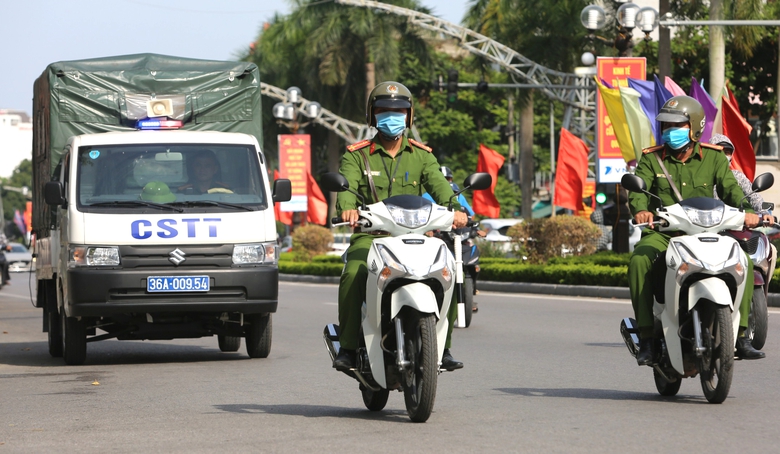 "Si&ecirc;u phường" ở Thanh H&oacute;a dẹp lấn chiếm l&ograve;ng đường, vỉa h&egrave;- Ảnh 1.