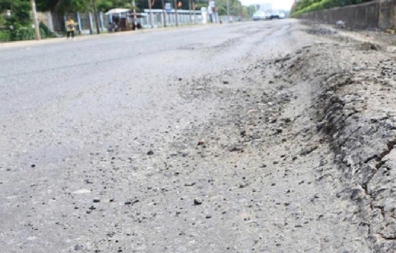 Từ tháng 10, sửa chữa các điểm hư hỏng nặng trên quốc lộ 14 qua Đồng Nai- Ảnh 3. Từ tháng 10, sửa chữa các điểm hư hỏng nặng trên quốc lộ 14 qua Đồng Nai- Ảnh 3.