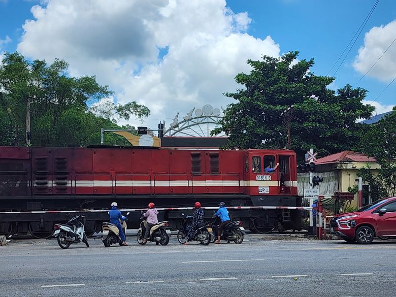 Thanh H&oacute;a: Tai nạn đường sắt giảm r&otilde; rệt nhờ thực hiện Luật Đường sắt 2025- Ảnh 3.